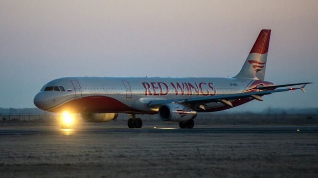 Самолет Airbus A-321 авиакомпании Red Wings