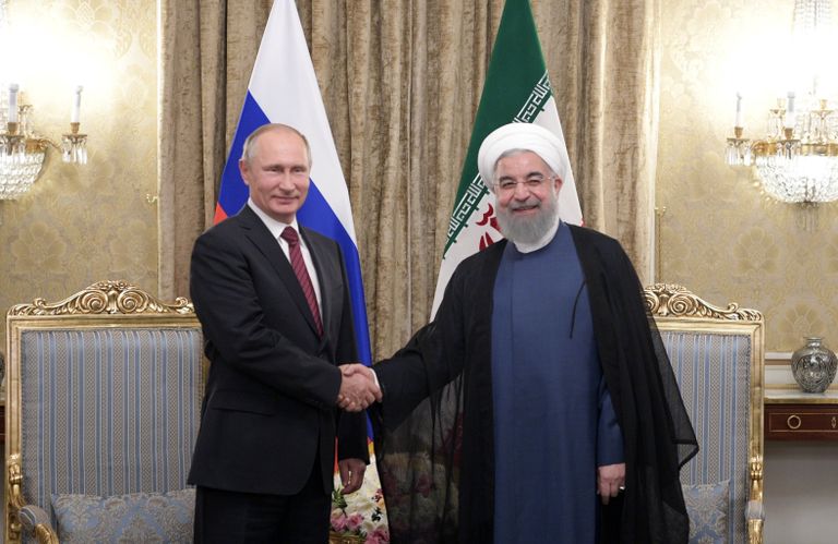 Президент РФ Владимир Путин и президент Ирана Хасан Рухани во время встречи в Тегеране. 1 ноября 2017