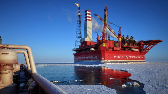 Морская нефтедобывающая платформа Приразломная