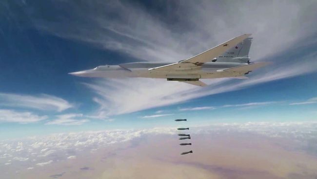 Бомбардировщики Ту-22М3 ВКС РФ нанесли авиаудар по объектам террористов в районе Абу-Кемаль в провинции Дейр-эз-Зор. 1 ноября 2017 Бомбардировщики Ту-22М3 ВКС РФ нанесли авиаудар по объектам террористов в районе Абу-Кемаль в провинции Дейр-эз-Зор. 1 ноября 2017