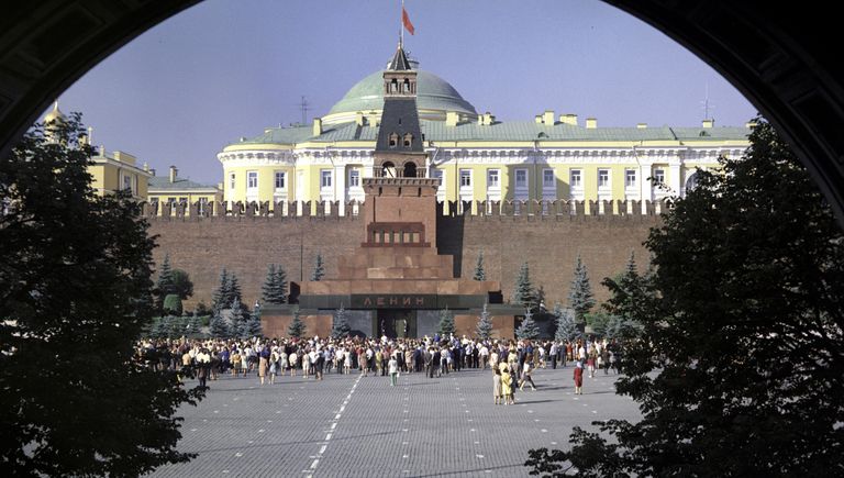 Красная площадь. Мавзолей В. И. Ленина Красная площадь. Мавзолей В. И. Ленина