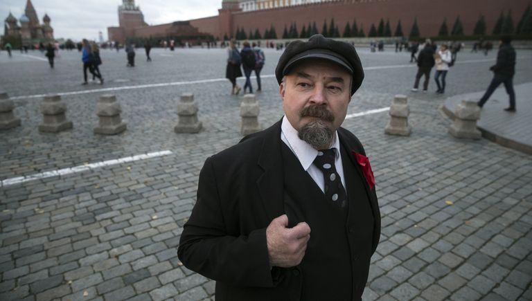 Двойник Ленина Сергей Соловьев на Красной площади в Москве Двойник Ленина Сергей Соловьев на Красной площади в Москве