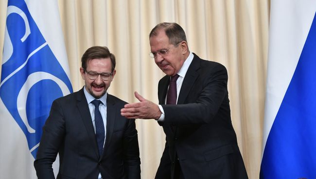 Министр иностранных дел РФ Сергей Лавров и генеральный секретарь ОБСЕ Томас Гремингер во время совместной пресс-конференции. 3 ноября 2017