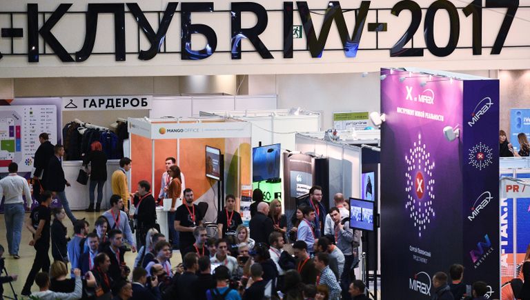 Выставка в рамках Russian Internet Week (Неделя российского интернета / RIW) в центральном выставочном комплексе Экспоцентр в Москве Выставка в рамках Russian Internet Week (Неделя российского интернета / RIW) в центральном выставочном комплексе Экспоцентр в Москве