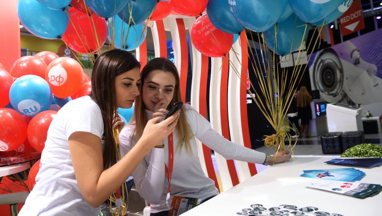 На Russian Internet Week (Неделя российского интернета / RIW) в центральном выставочном комплексе Экспоцентр в Москве На Russian Internet Week (Неделя российского интернета / RIW) в центральном выставочном комплексе Экспоцентр в Москве