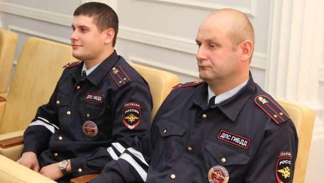 Сотрудники ГИБДД по Красноярскому, пощеренные за добросовестное выполнение служебных задач повышенной сложности, профессионализм и стойкую антикоррупционную позицию Сотрудники ГИБДД по Красноярскому, пощеренные за добросовестное выполнение служебных задач повышенной сложности, профессионализм и стойкую антикоррупционную позицию