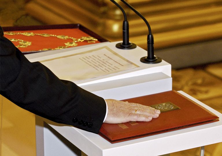 Официальное вступление в должность президента России Владимира Путина Официальное вступление в должность президента России Владимира Путина