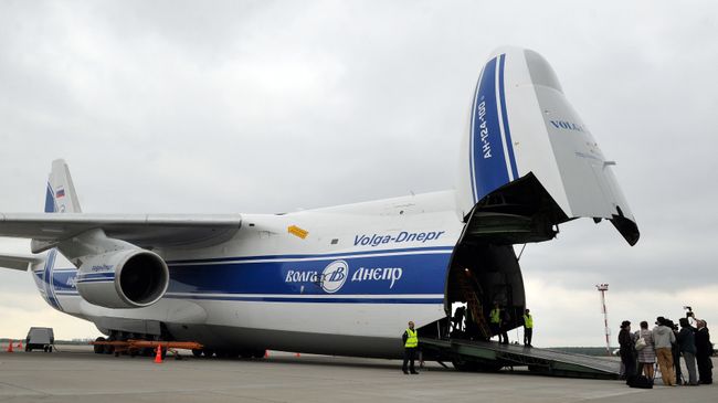 Самолет Ан-124-100 Руслан авиакомпании Волга-Днепр Самолет Ан-124-100 Руслан авиакомпании Волга-Днепр