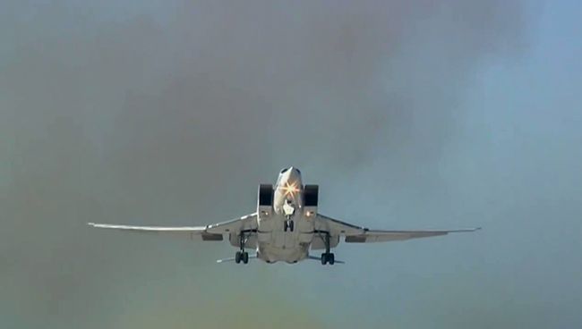 Бомбардировщик Ту-22М3 ВКС РФ в Сирии. Архивное фото Бомбардировщик Ту-22М3 ВКС РФ в Сирии. Архивное фото
