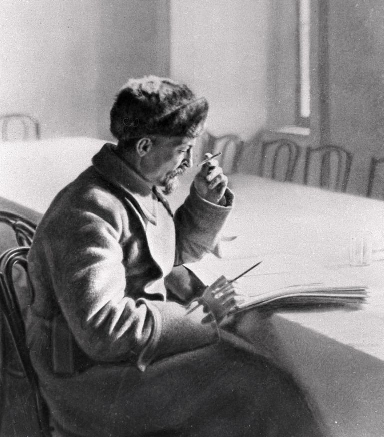 Феликс Дзержинский во время работы в Сибири, 1922 год Феликс Дзержинский во время работы в Сибири, 1922 год