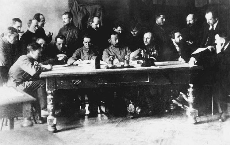 Заседание Коллегии ВЧК, 1919 или 1920 год Заседание Коллегии ВЧК, 1919 или 1920 год - РИА Новости, 1920, 18.12.2020