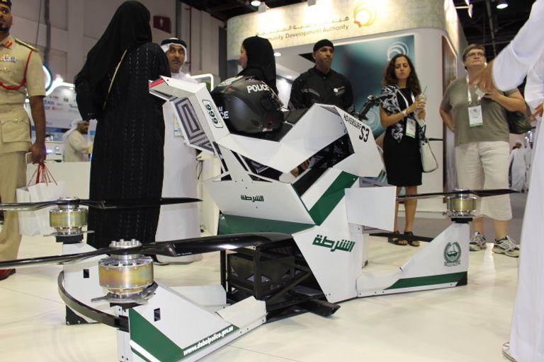 Ховербайк полиции Дубая на выставке GITEX-2017 Ховербайк полиции Дубая на выставке GITEX-2017
