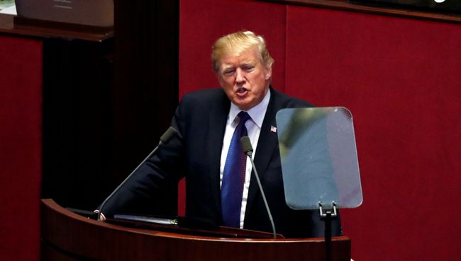Президент США Дональд Трамп в южнокорейском парламенте. 07 ноября 2017 Президент США Дональд Трамп в южнокорейском парламенте. 07 ноября 2017