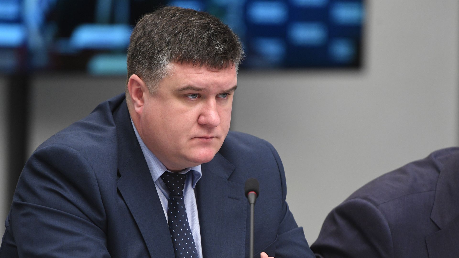 Врио руководителя Центрального исполнительного комитета Единой России Александр Борисов на заседании президиума генерального совета Единой России. 9 ноября 2017 Врио руководителя Центрального исполнительного комитета Единой России Александр Борисов на заседании президиума генерального совета Единой России. 9 ноября 2017 - РИА Новости, 1920, 13.05.2021