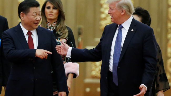 Председатель Китая Си Цзиньпин и президент США Дональд Трамп перед торжественным ужином в Пекине. 9 ноября 2017 года Председатель Китая Си Цзиньпин и президент США Дональд Трамп перед торжественным ужином в Пекине. 9 ноября 2017 года