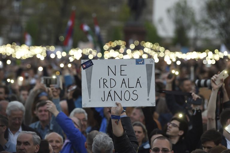 Протесты против новой системы образования в Венгрии. Апрель 2017 года 