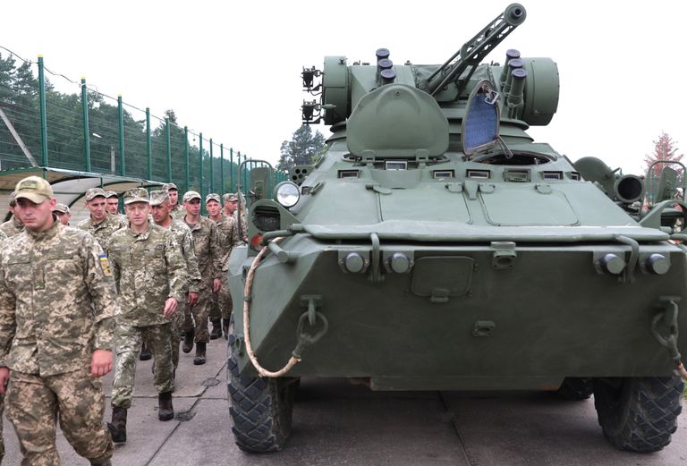 Военнослужащие армии Украины на церемонии открытия военных учений Rapid Trident-2017 в Львовской области