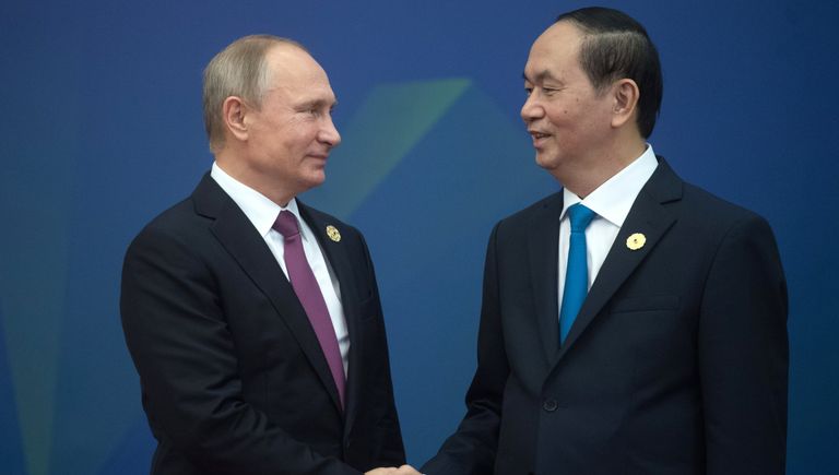 Президент РФ Владимир Путин и президент Вьетнама Чан Дай Куанг на саммите АТЭС. 10 ноября 2017 Президент РФ Владимир Путин и президент Вьетнама Чан Дай Куанг на саммите АТЭС. 10 ноября 2017