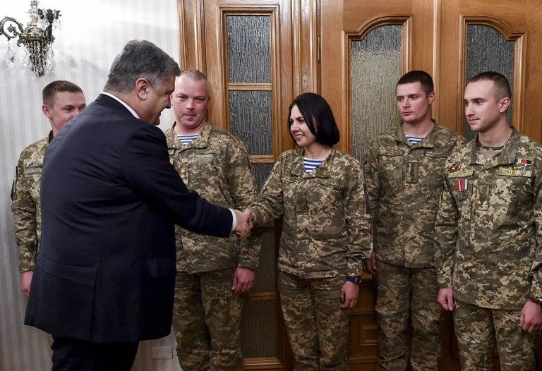 Президент Украины Петр Порошенко во время встречи с Героями Украины Президент Украины Петр Порошенко во время встречи с Героями Украины
