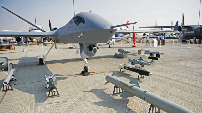 Разведывательно-ударный беспилотный летательный аппарат КНР Wing Loong-2 на Международной авиационно-космической выставке Dubai Airshow 2017 Разведывательно-ударный беспилотный летательный аппарат КНР Wing Loong-2 на Международной авиационно-космической выставке Dubai Airshow 2017