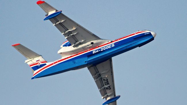 Российский самолёт-амфибия Бе-200ЧС. Архивное фото Российский самолёт-амфибия Бе-200ЧС. Архивное фото