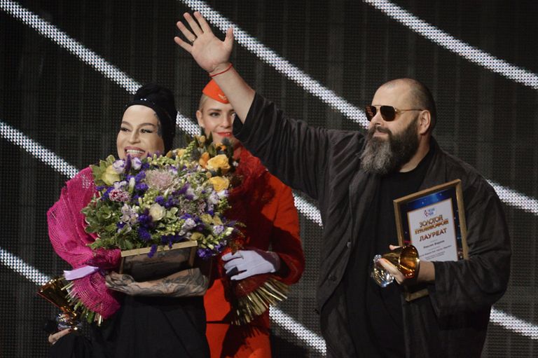 Певица Наргиз Закирова и композитор и продюсер Максим Фадеев на XXII церемонии вручения музыкальной премии Золотой Граммофон в Государственном Кремлёвском Дворце Певица Наргиз Закирова и композитор и продюсер Максим Фадеев на XXII церемонии вручения музыкальной премии Золотой Граммофон в Государственном Кремлёвском Дворце