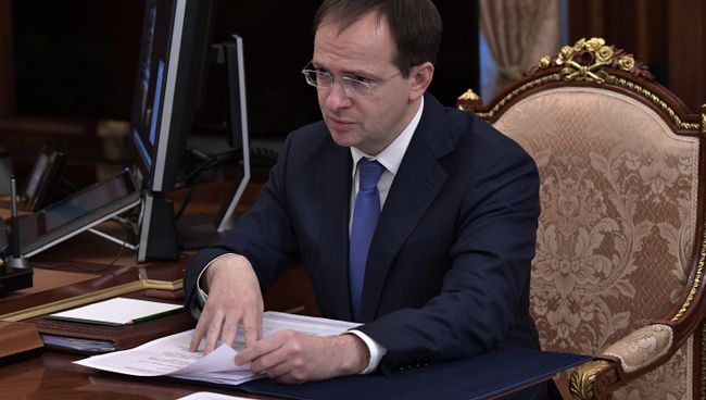 Министр культуры РФ Владимир Мединский во время встречи с президентом РФ Владимиром Путиным. 13 ноября 2017 Министр культуры РФ Владимир Мединский во время встречи с президентом РФ Владимиром Путиным. 13 ноября 2017