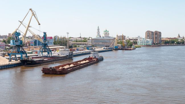 Морской порт в городе Астрахань. Архивное фото