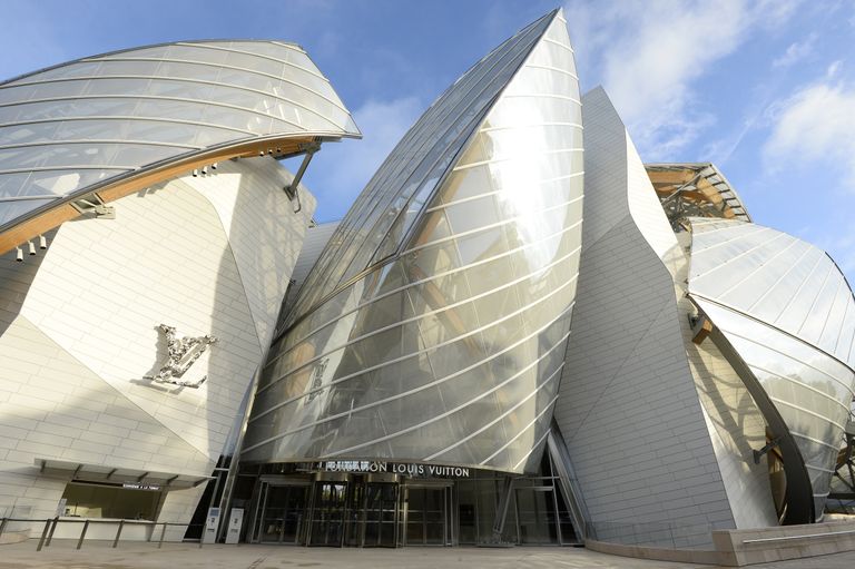 Музей LVMH (Louis Vuitton - Moett Hennessy) во Франции