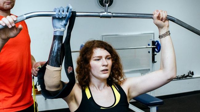 Светлана Чуракова в спортивном зале Светлана Чуракова в спортивном зале