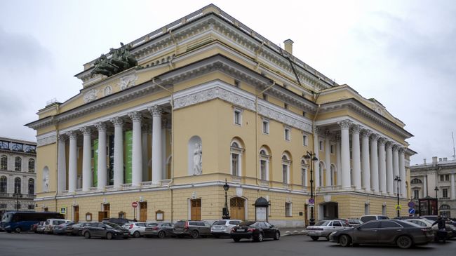 Здание Российского государственного академического театра драмы им. А. С. Пушкина - Александринского театра