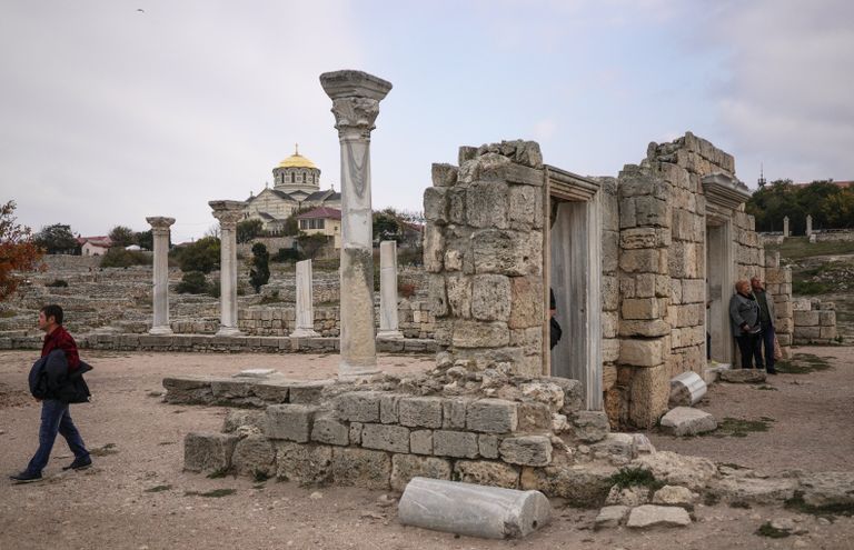 Руины на территории национального заповедника Херсонес Таврический в Севастополе