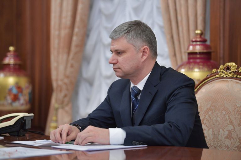 Президент ОАО Российские железные дороги Олег Белозеров во время рабочей встречи с президентом РФ Владимиром Путиным. 15 ноября 2017
