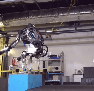В Boston Dynamics научили робота делать сальто В Boston Dynamics научили робота делать сальто