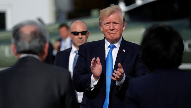 Президент США Дональд Трамп в аэропорту Манилы. Архивное фото Президент США Дональд Трамп в аэропорту Манилы. Архивное фото