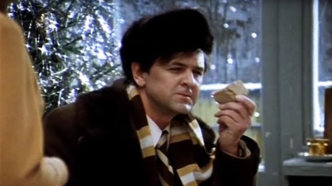 Юрий Яковлев в фильме Ирония судьбы, или С легким паром! Юрий Яковлев в фильме Ирония судьбы, или С легким паром!