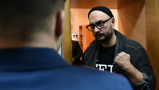 Режиссер Кирилл Серебренников в Басманном суде Москвы. 17 октября 2017 Режиссер Кирилл Серебренников в Басманном суде Москвы. 17 октября 2017