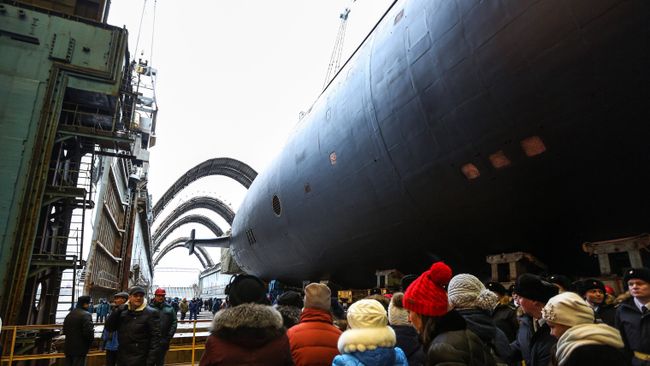 Торжественная церемония спуска на воду нового стратегического атомного подводного крейсера Князь Владимир в Северодвинске. Архивное фото Торжественная церемония спуска на воду нового стратегического атомного подводного крейсера Князь Владимир в Северодвинске. Архивное фото