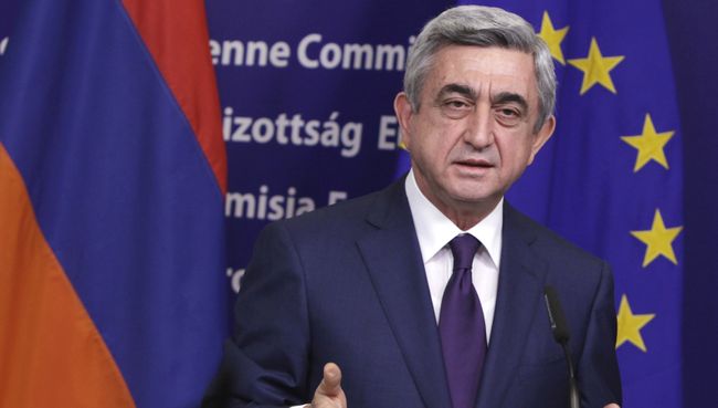 Президент Армении Серж Саргсян во время пресс-конференции в штаб-квартире ЕС в Брюсселе. Архивное фото Президент Армении Серж Саргсян во время пресс-конференции в штаб-квартире ЕС в Брюсселе. Архивное фото