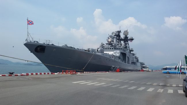Большой противолодочный корабль Адмирал Пантелеев во время визита в Таиланд Большой противолодочный корабль Адмирал Пантелеев во время визита в Таиланд
