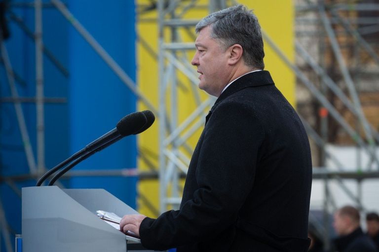 Президент Украины Петр Порошенко на церемонии переименования Высокомобильных десантных войск в Десантно-штурмовые войска и установление Дня десантно-штурмовых войск ВСУ. 21 ноября 2017 Президент Украины Петр Порошенко на церемонии переименования Высокомобильных десантных войск в Десантно-штурмовые войска и установление Дня десантно-штурмовых войск ВСУ. 21 ноября 2017