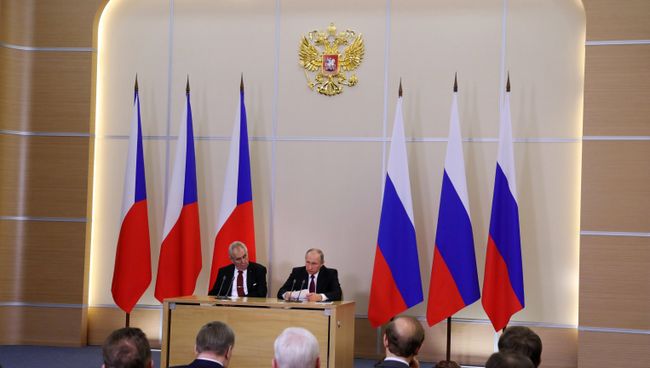 Президент РФ В. Путин встретился с президентом Чехии М. Земаном