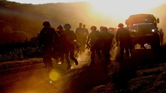 Военнослужащие бригады морской пехоты Тихоокеанского флота во время проверки боевой готовности войск Восточного военного округа Военнослужащие бригады морской пехоты Тихоокеанского флота во время проверки боевой готовности войск Восточного военного округа