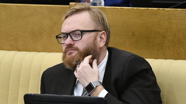 Член комитета Государственной Думы РФ по международным делам Виталий Милонов на дополнительном пленарном заседании Государственной Думы РФ. 23 ноября 2017 Член комитета Государственной Думы РФ по международным делам Виталий Милонов на дополнительном пленарном заседании Государственной Думы РФ. 23 ноября 2017