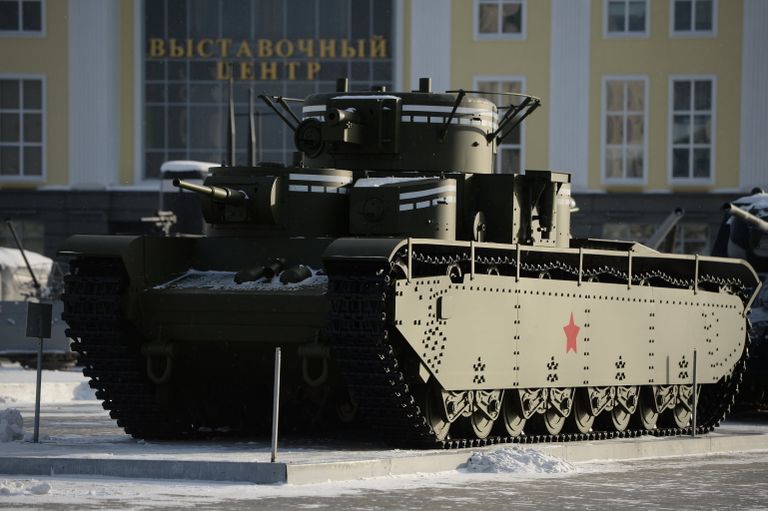 Пятибашенный тяжёлый танк Т-35, воссозданный по советским чертежам в городе Верхняя Пышма Пятибашенный тяжёлый танк Т-35, воссозданный по советским чертежам в городе Верхняя Пышма