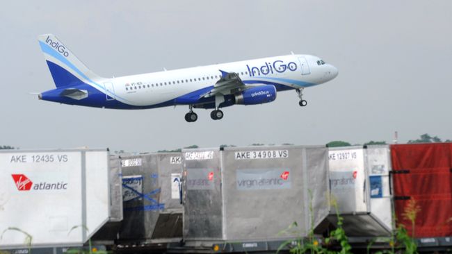 Самолет компании IndiGo Самолет компании IndiGo