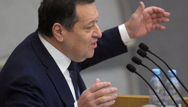 Председатель комитета Государственной Думы РФ по бюджету и налогам Андрей Макаров выступает на пленарном заседании Государственной Думы РФ . 24 ноября 2017