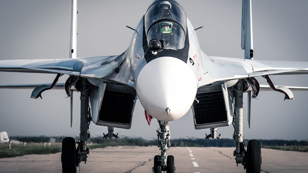 Летчики из России и Индии провели на учении совместные полеты на Су-30СМ