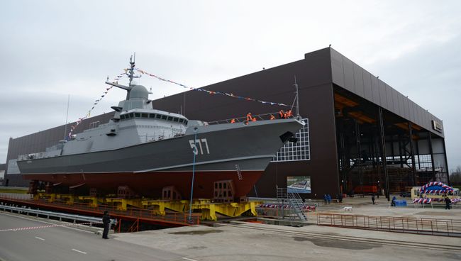 Малый ракетный корабль Тайфун проекта 22800 перед началом спуска на воду на Ленинградском судостроительном заводе Пелла в Ленинградской области. Архивное фото Малый ракетный корабль Тайфун проекта 22800 перед началом спуска на воду на Ленинградском судостроительном заводе Пелла в Ленинградской области. Архивное фото