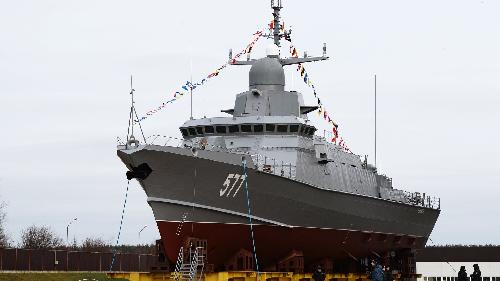 Малый ракетный корабль Тайфун проекта 22800 перед началом спуска на воду на Ленинградском судостроительном заводе Пелла. 24 ноября 2017 Малый ракетный корабль Тайфун проекта 22800 перед началом спуска на воду на Ленинградском судостроительном заводе Пелла. 24 ноября 2017 - РИА Новости, 1920, 23.02.2021